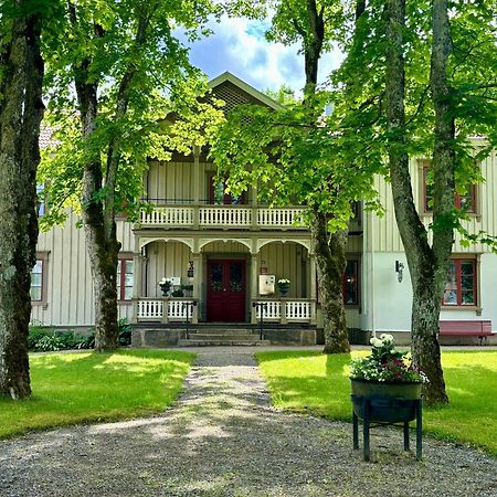 Отель Lydde Gard Kinna Экстерьер фото