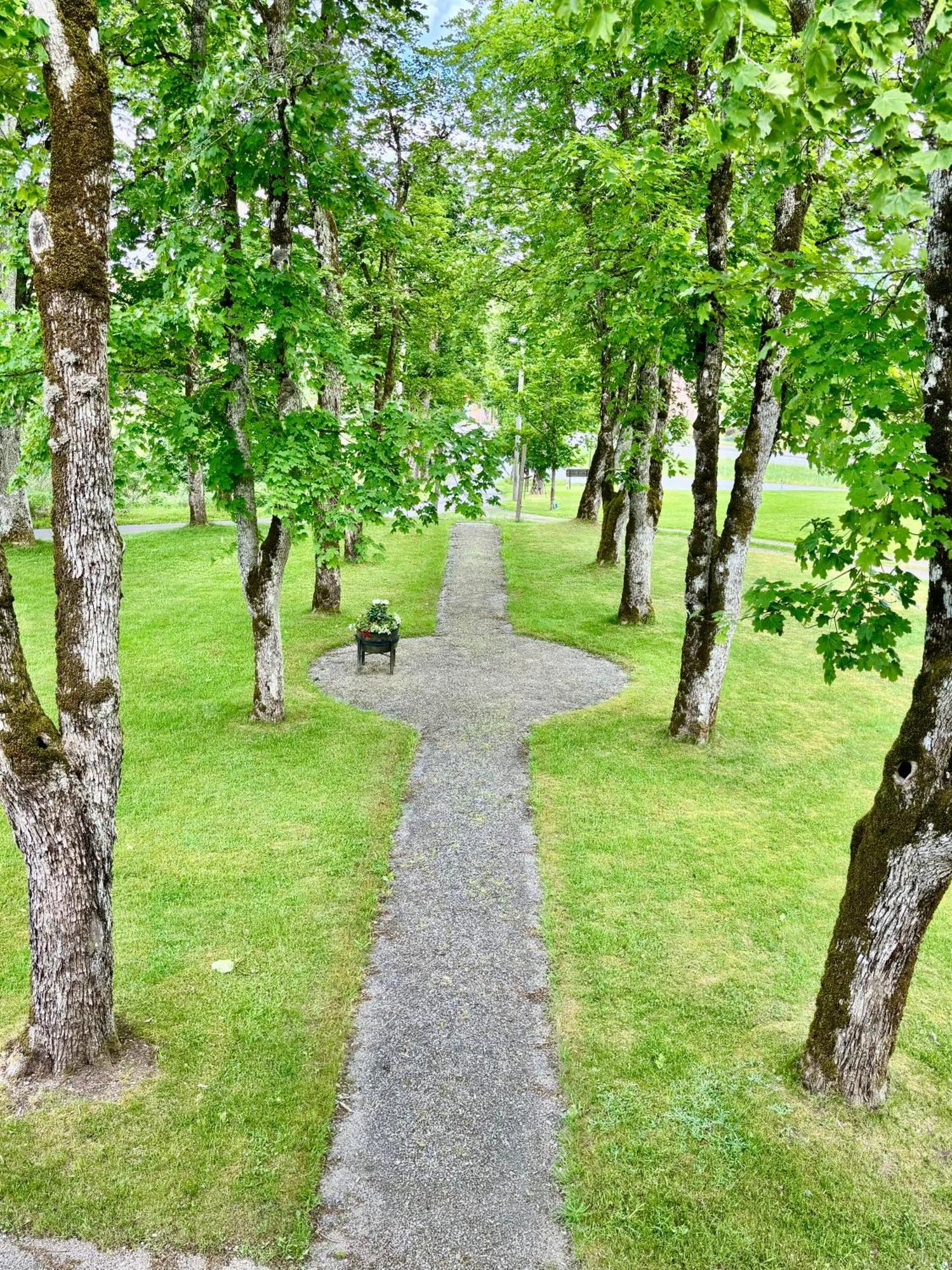 Отель Lydde Gard Kinna Экстерьер фото