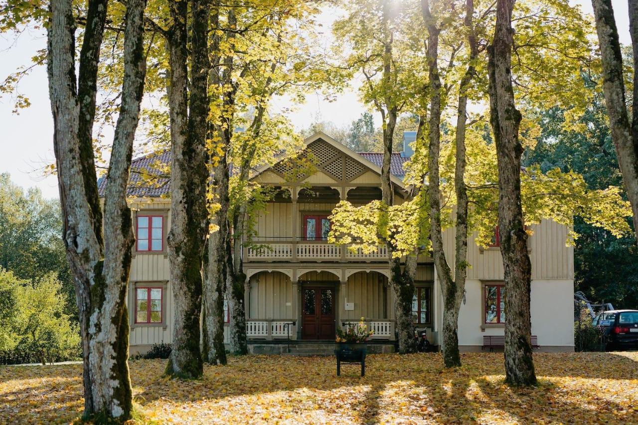 Отель Lydde Gard Kinna Экстерьер фото